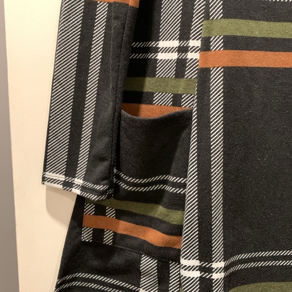 A-Line swing top S black plaid - Picture 3 of 5